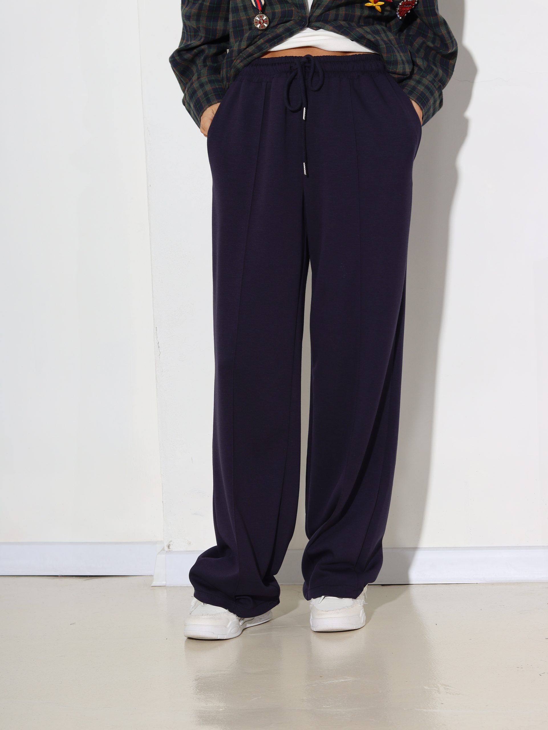 Tumši zilas krāsas, sportiska stila bikses - 16448