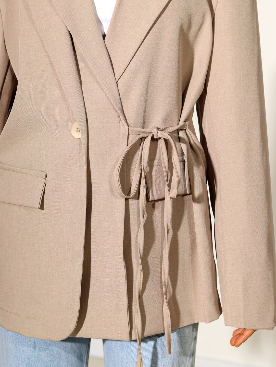 Bēša žakete ar sienamu auklņu - 14452