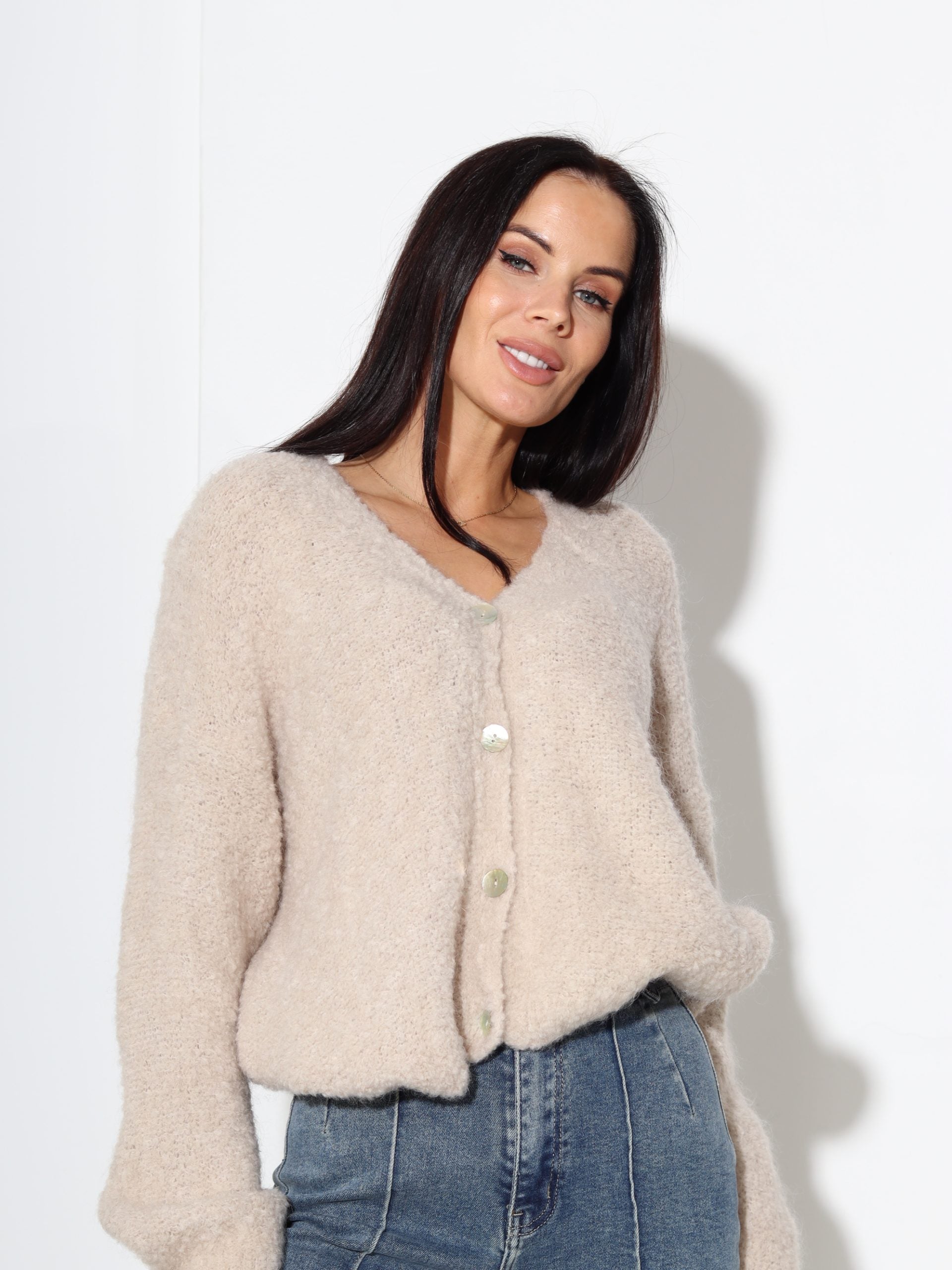 Bēša mezgliņdzijas adījuma jaka, podziņu aizdare - 17512