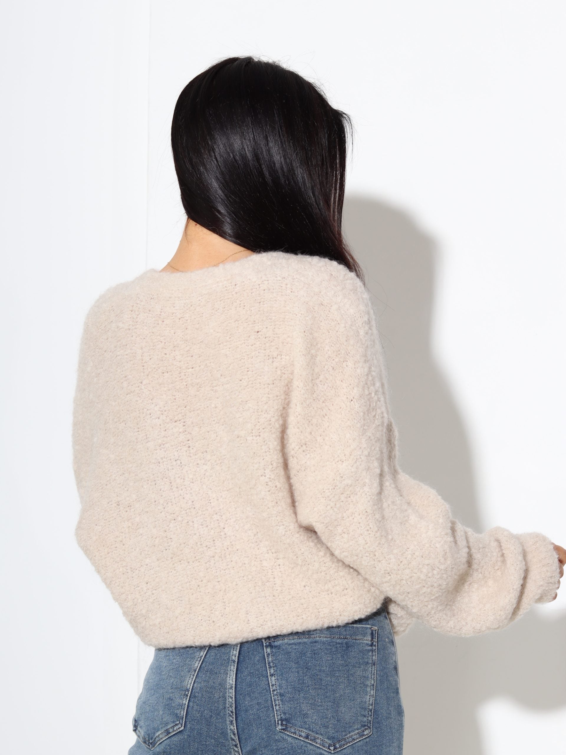 Bēša mezgliņdzijas adījuma jaka, podziņu aizdare - 17512