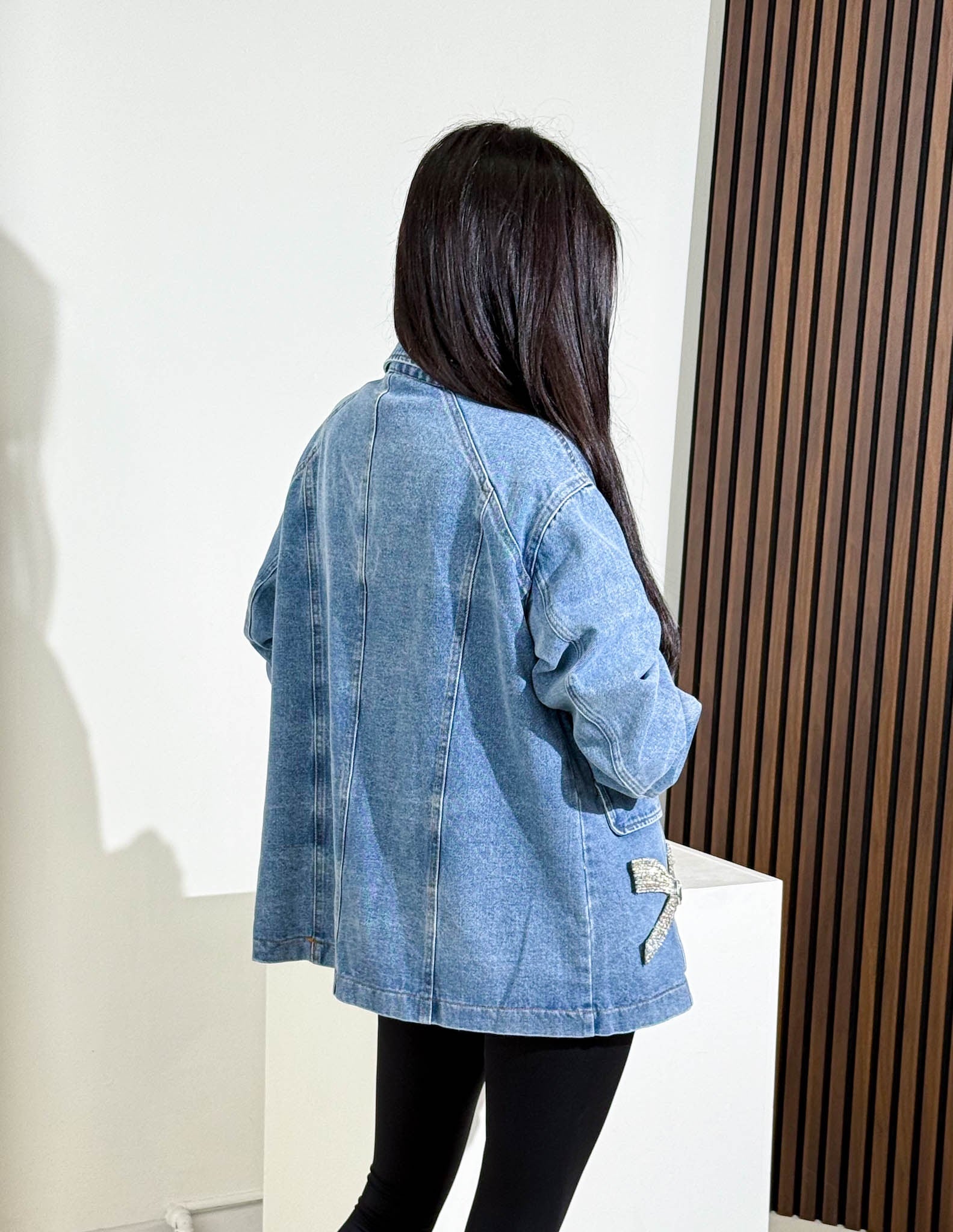 Zilas krāsas džinsa žakete/ jaka ar dekoratīvām bantēm  - 15886