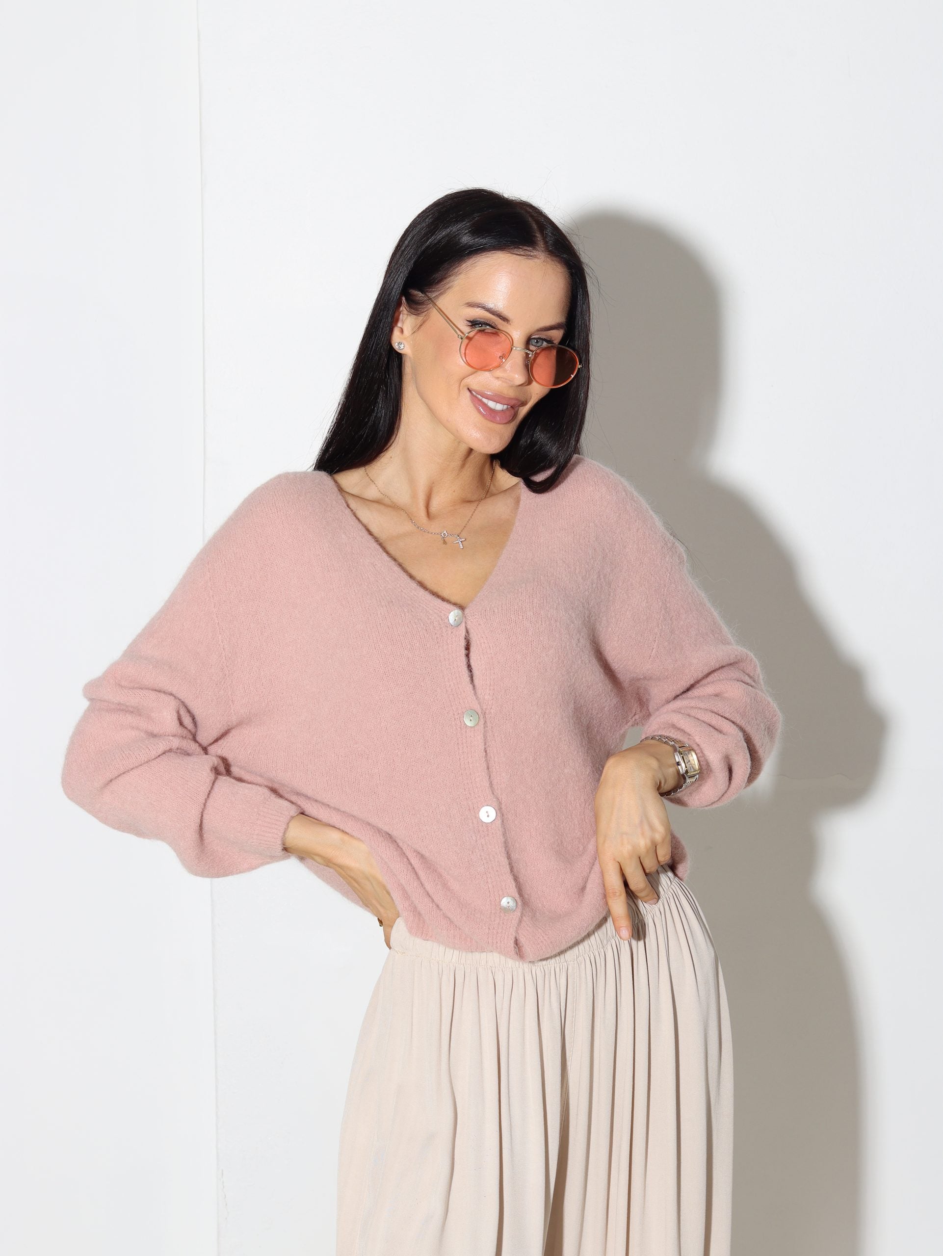 Veci rozā alpakas jaka ar ,,V'' veida kakliņu - 15799