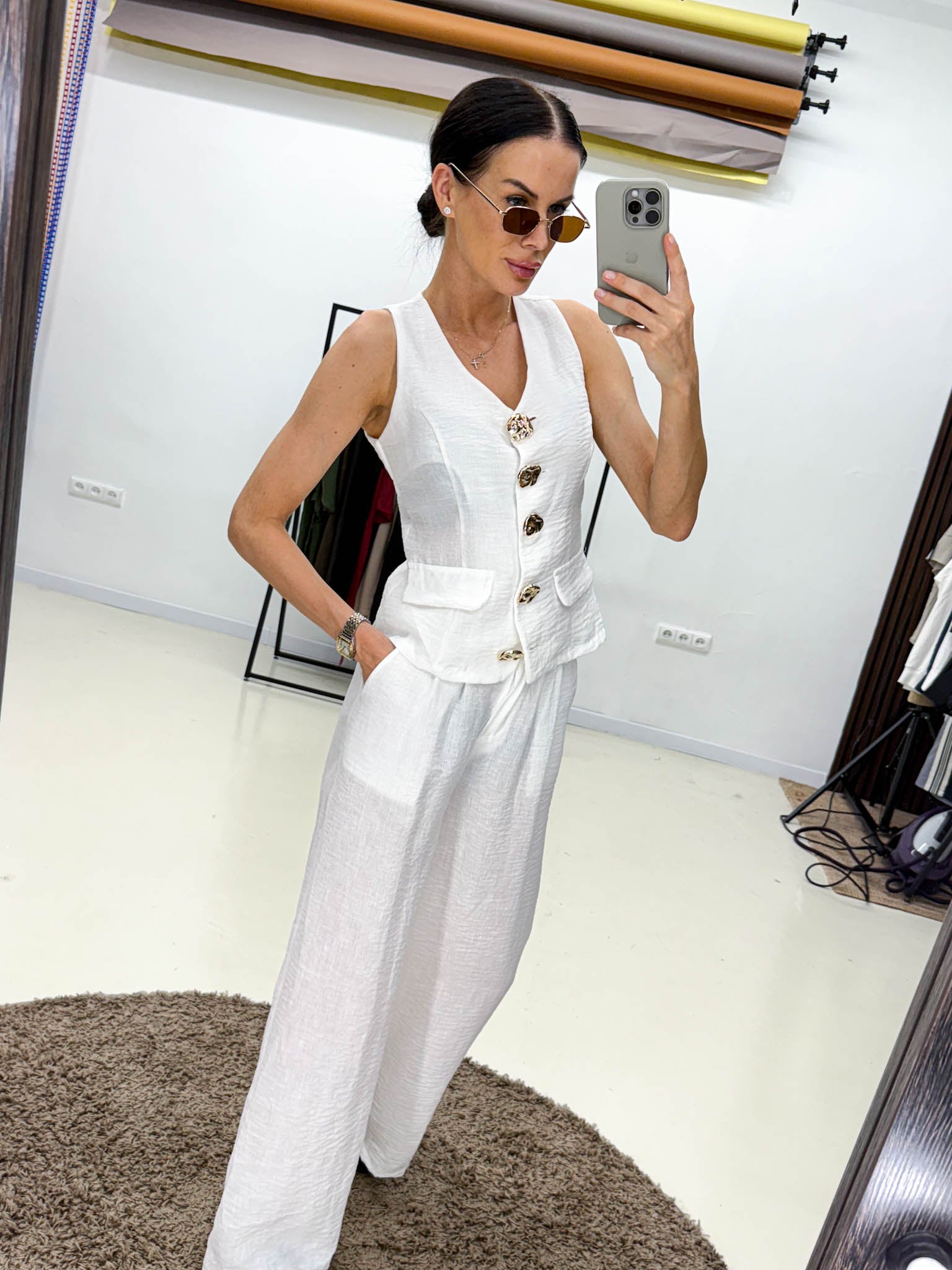 Balts divdaļīgs komplekts (veste + bikses) - 15903