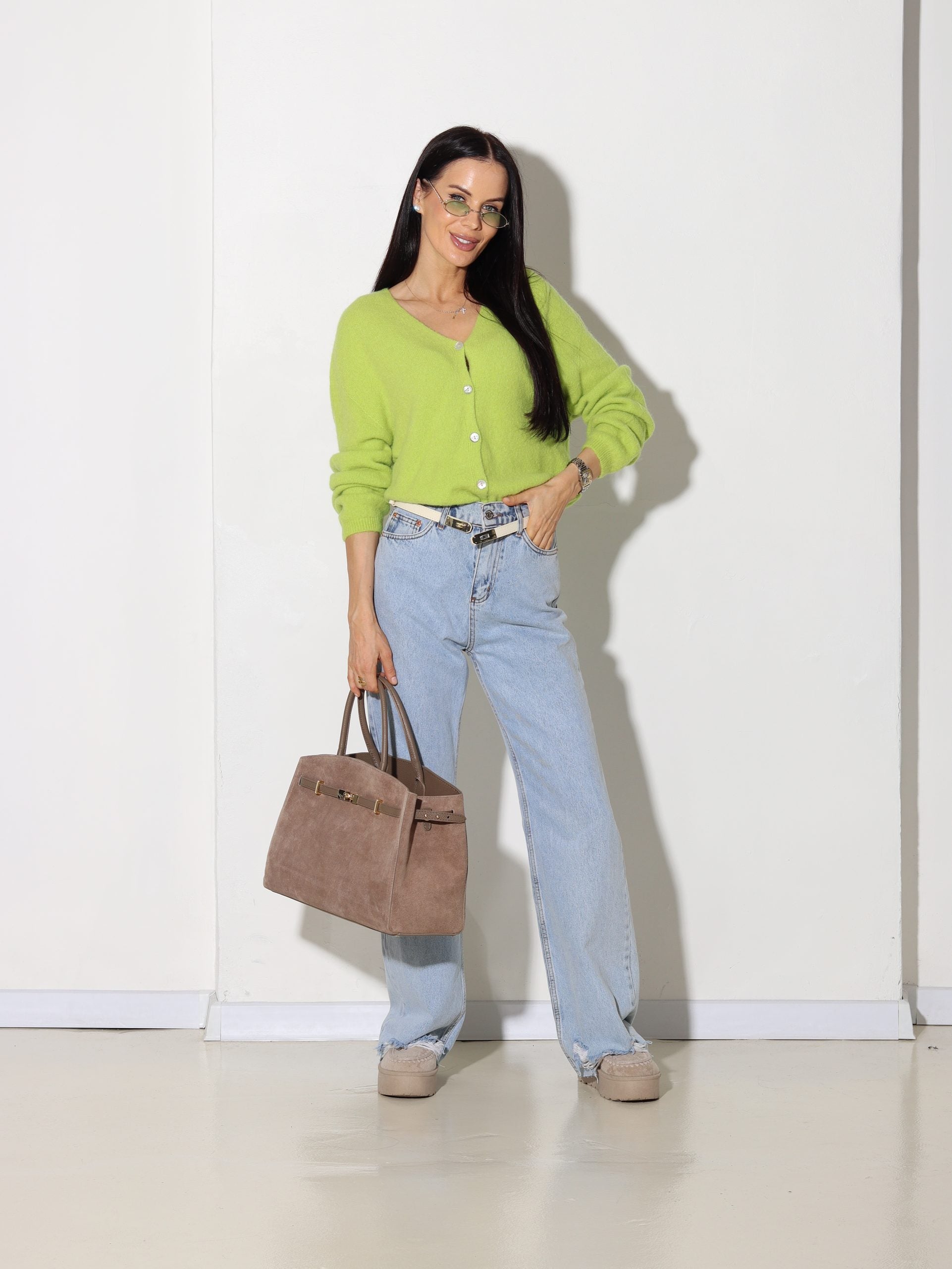 Zaļas alpakas jaka ar ,,V'' veida kakliņu - 15788