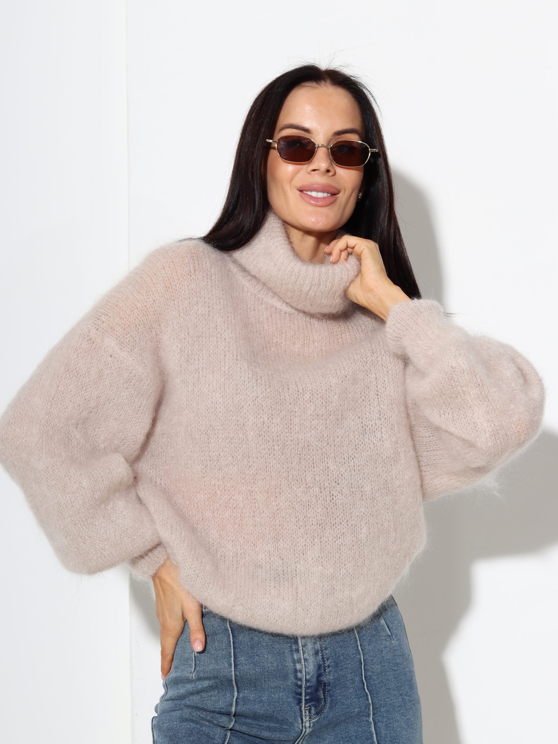 Bēss mohēras džemperis ar augstu kaklu - 17531