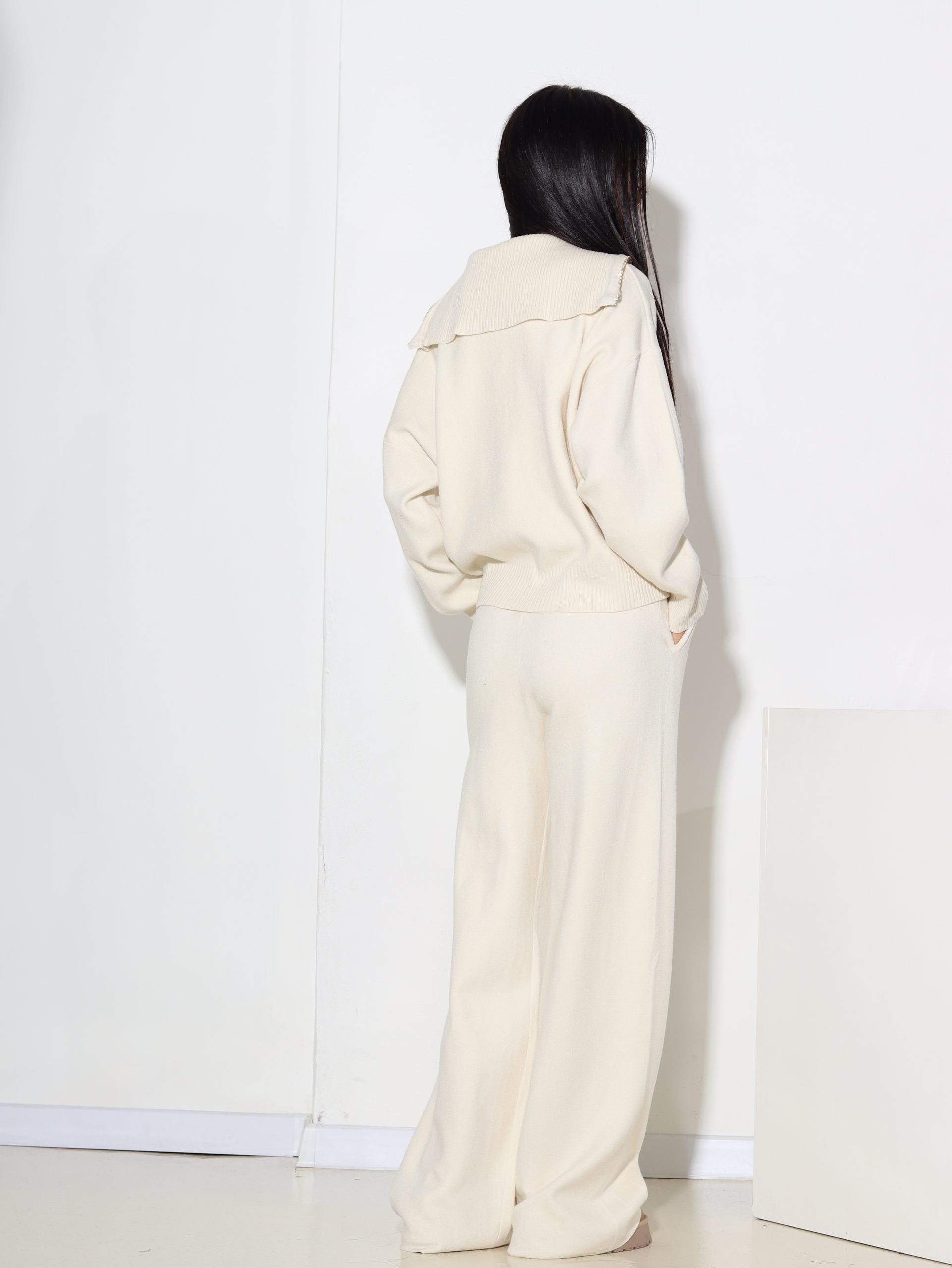 Balts "Lara" komplekts (jaka+bikses) - 16434