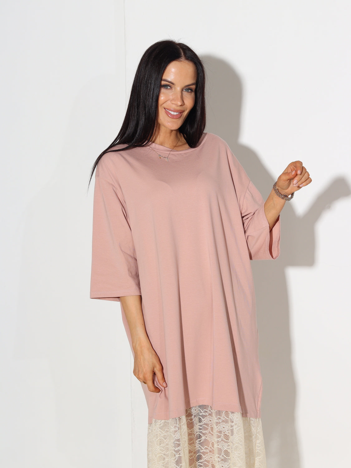 Veci rozā kleita ar bēšu mežģīnes apakšdaļu - 15001