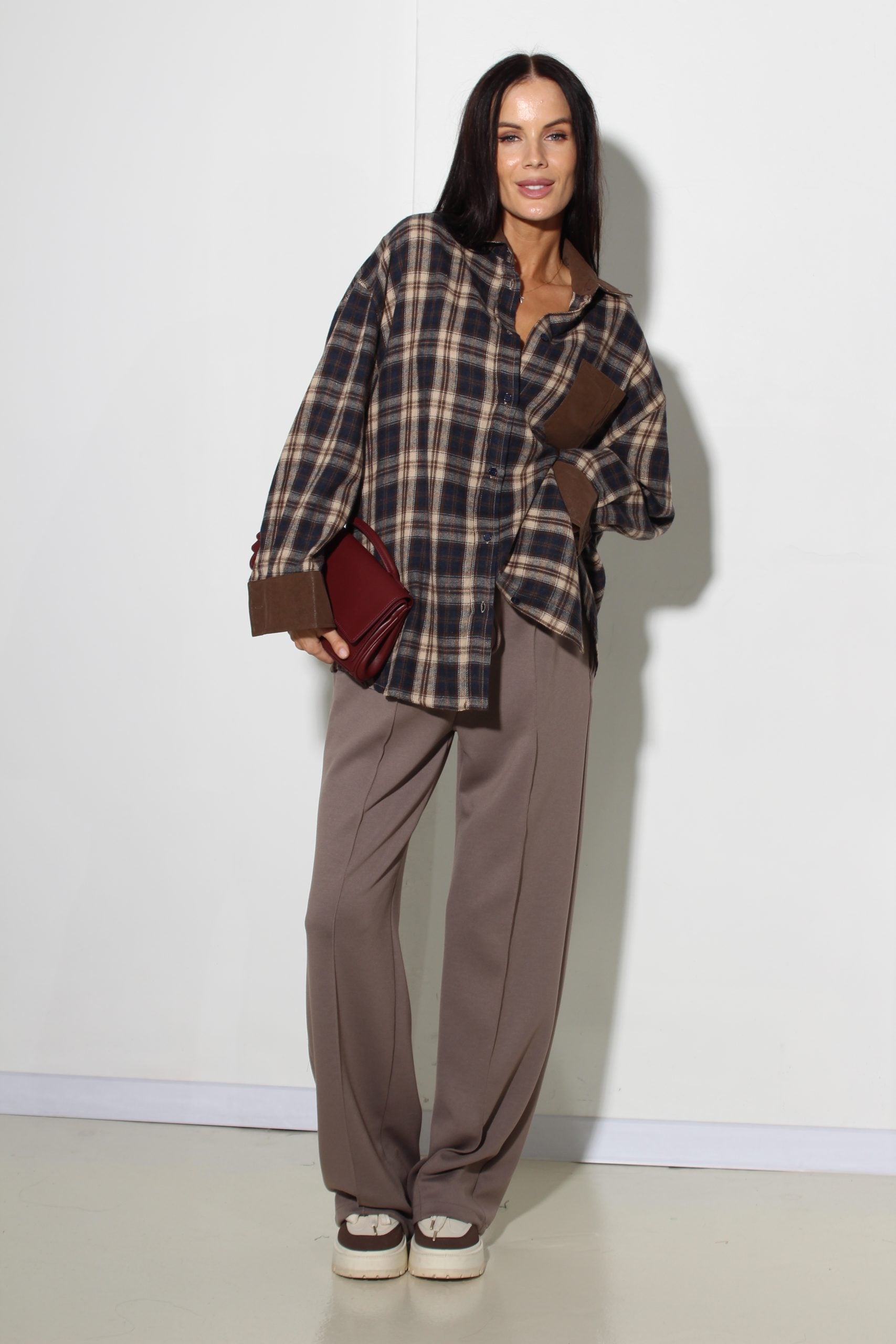 Tumši zilas krāsas rūtains krekls ar zamšādas kabatiņu - 16096