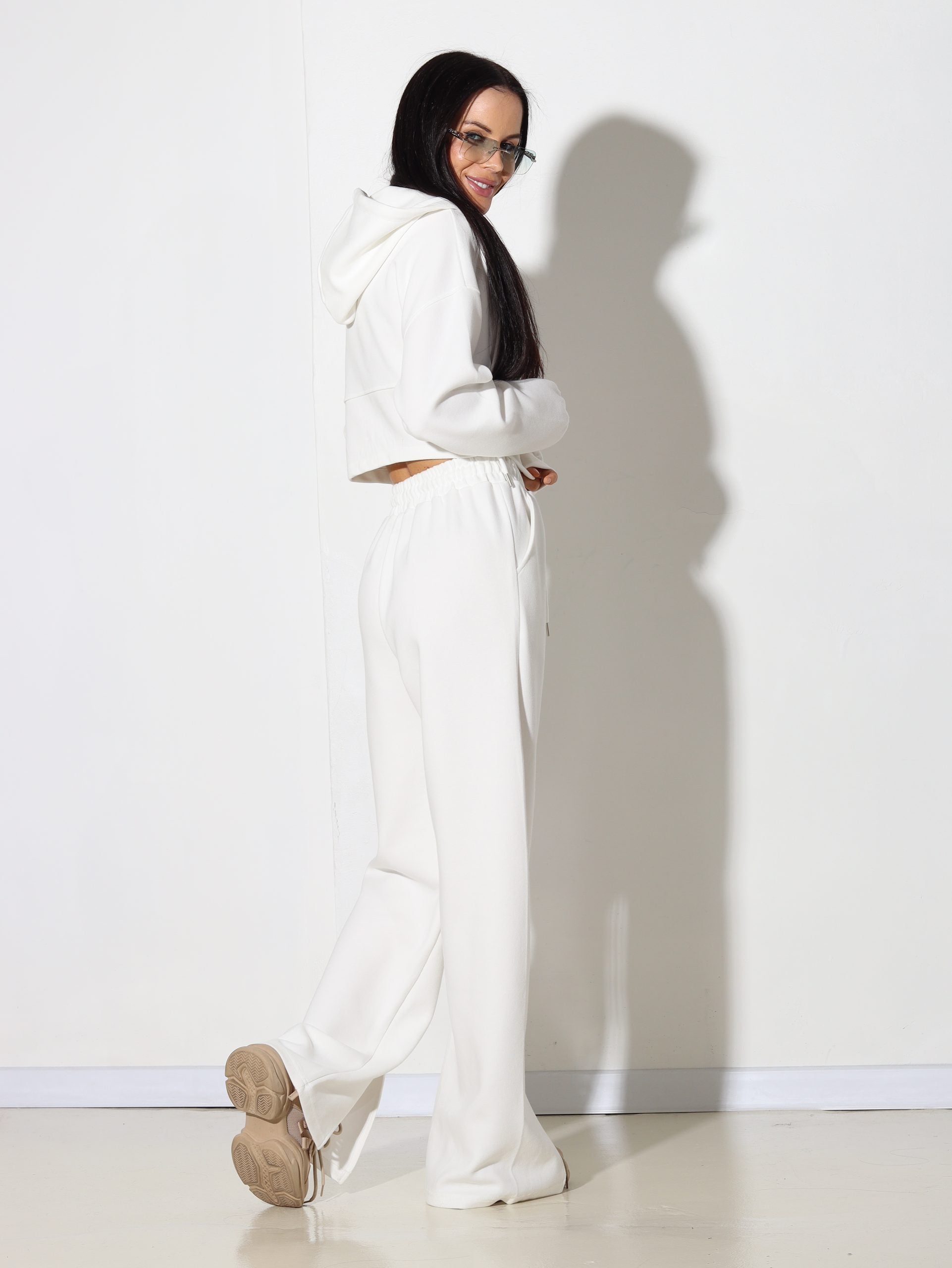 Balts divdaļīgs komplekts (cropjaka + bikses ) - 15822