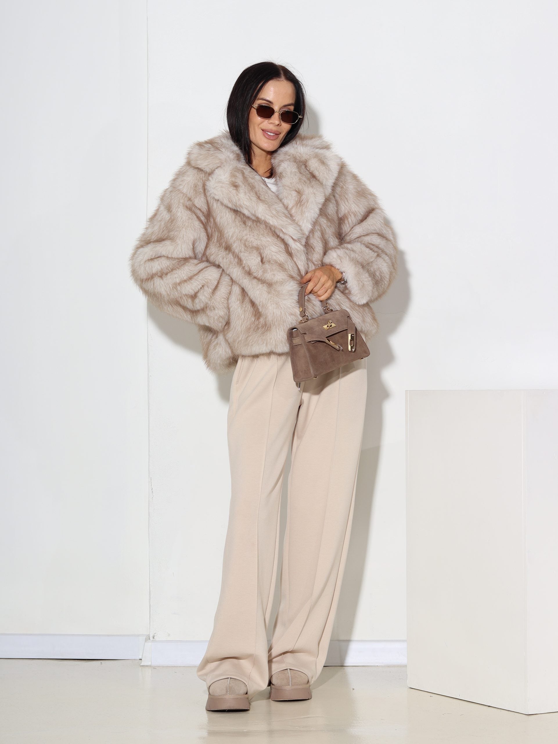 Bēšas krāsas īss, biezs, m/ā kažociņš - 16419