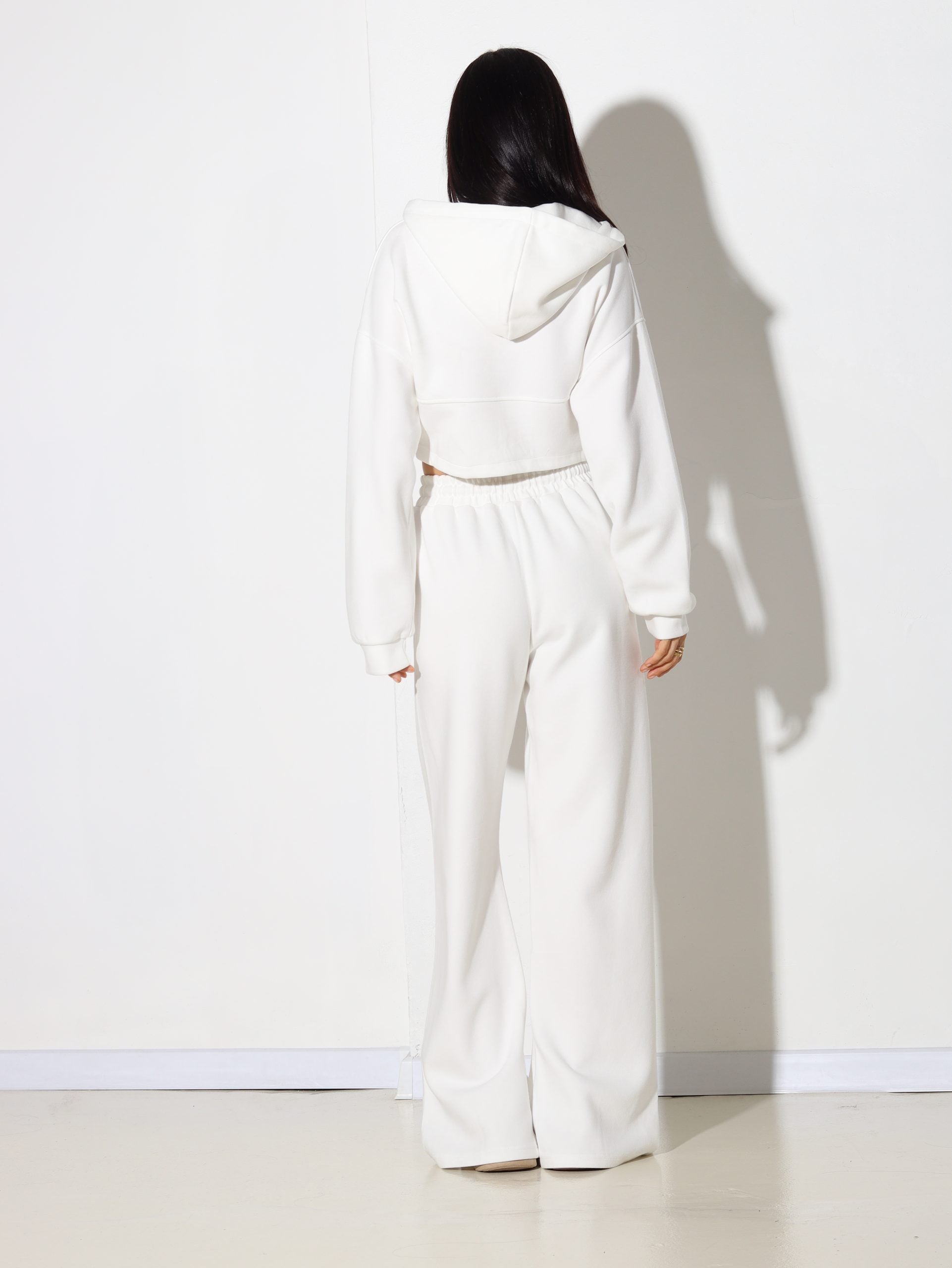 Balts divdaļīgs komplekts (cropjaka + bikses ) - 15822