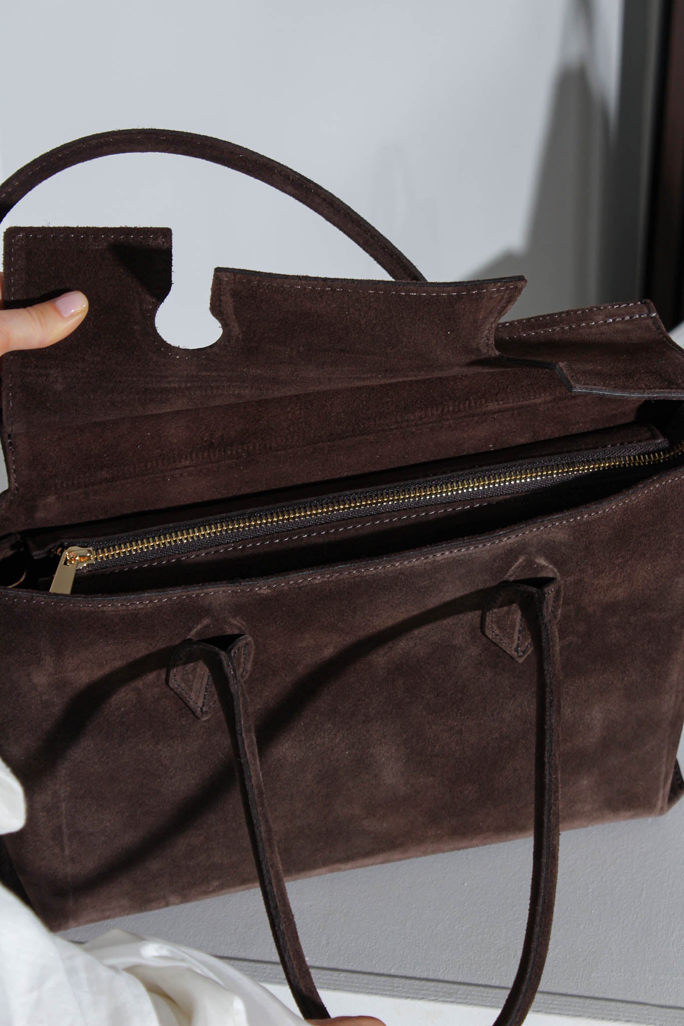 Tumši brūna, zamšādas soma ar slēptu aizdari - 16071