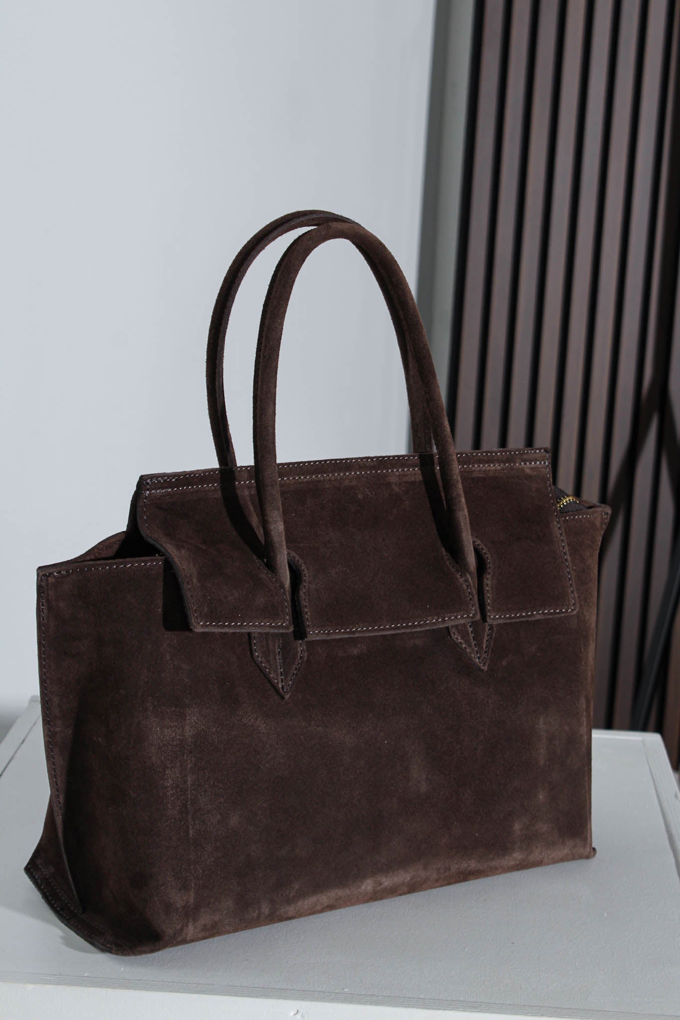 Tumši brūna, zamšādas soma ar slēptu aizdari - 16071