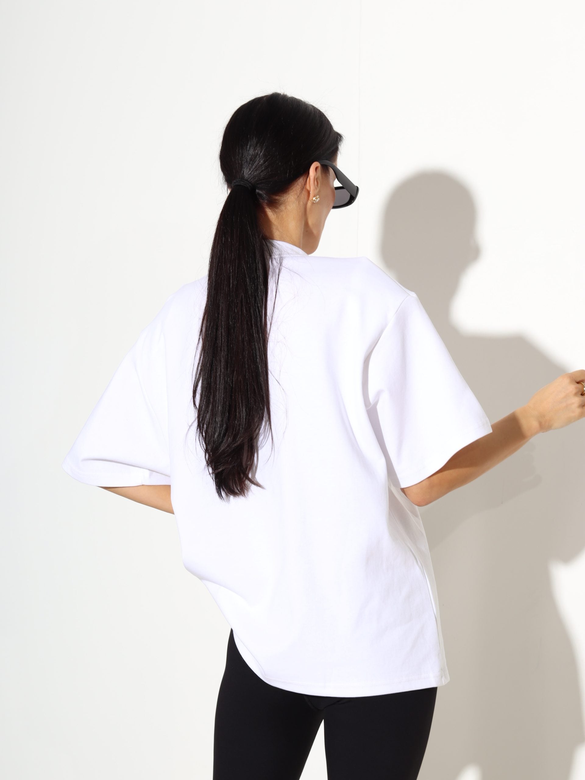 Balts tops ar polsterētu plecu daļu - 17490