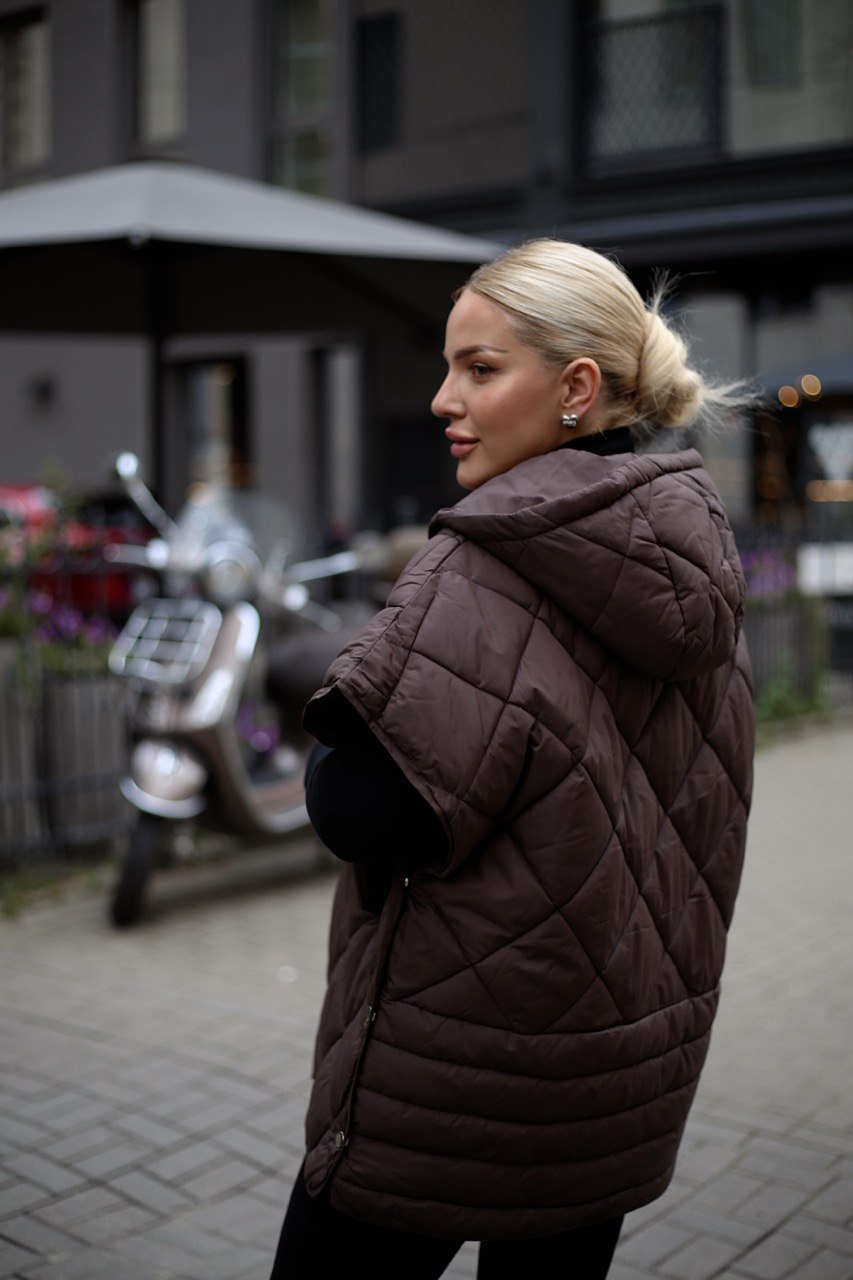Brūna stepēta veste, atverami sāni - 20920